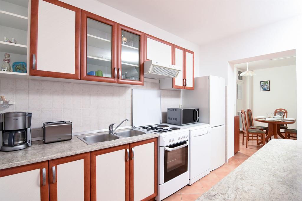 Apartments Marijana Ičići Exterior foto